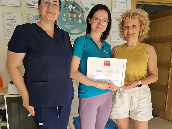 Kursantka z Centrum Medycznego Medicus z certyfikatem Pro Pedis